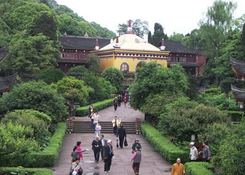 峨眉山万年寺