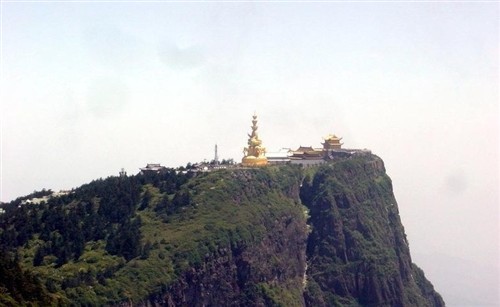 峨眉山金顶