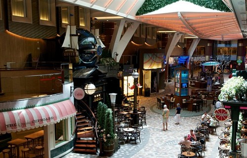 海洋魅丽号餐饮区